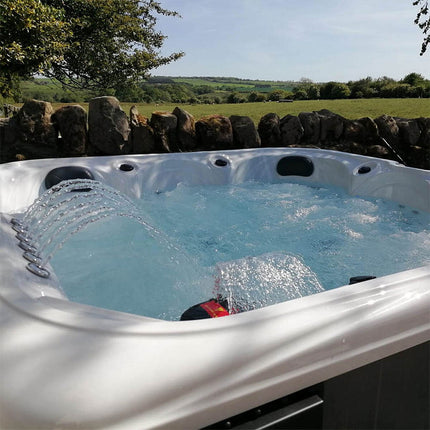 Blue Whale Spa Fisher Cove 85-Jet 6 Person Hot Tub - Delivered and Installed – view 6