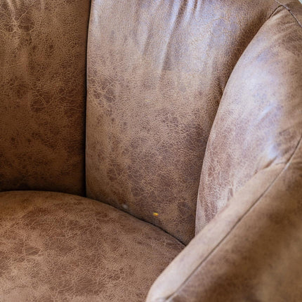 Gallery Atella Antique Tan Leather Tub Chair – view 4