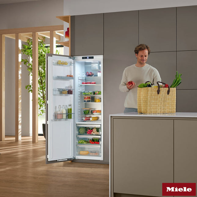Miele K 7747 C Integrated Larder Fridge, C Rated – view 2