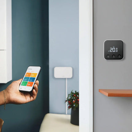 Tado Wireless Smart Thermostat Multi Room Starter Kit & 2x Smart Thermostatic Radiator Valves – view 2
