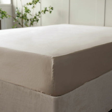 Belledorm 600 Thread Count Cotton Taupe Fitted Sheet in 3 Sizes