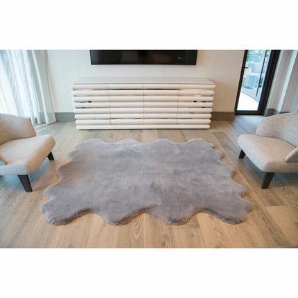 Mon Chateau Faux Fur Octo Rug in 2 Colours, 177 x 220 cm – view 3