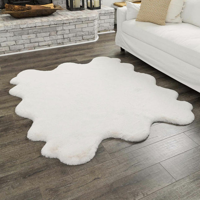 Mon Chateau Faux Fur Sexto Rug in 2 Colours, 160 x 177 cm – view 2