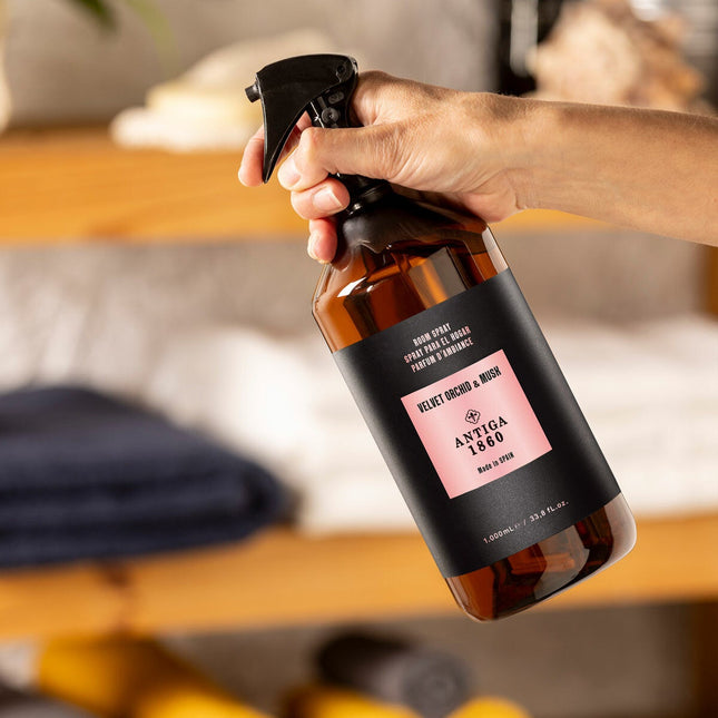 Antiga 1860 Home Textile & Room Spray, 1L in 2 Scents – view 2