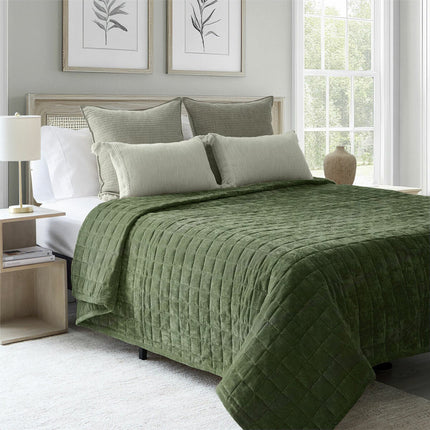 Safdie Crushed Velvet Throw in 3 Colours, 234 x 244 cm – view 2