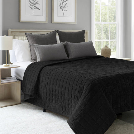 Safdie Crushed Velvet Throw in 3 Colours, 234 x 244 cm – view 3