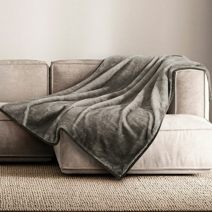 Mon Chateau Faux Fur Throw in 4 Colours, 152 x 177 cm – view 2