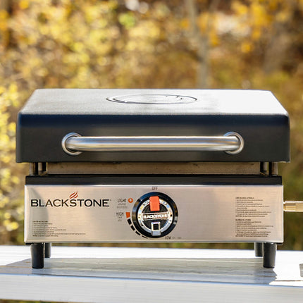 Blackstone 17" Tabletop Gas Griddle with Hood – view 4
