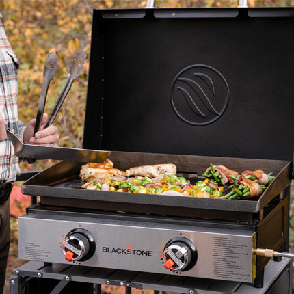 Blackstone 22" Tabletop Gas Griddle with Hood – view 3